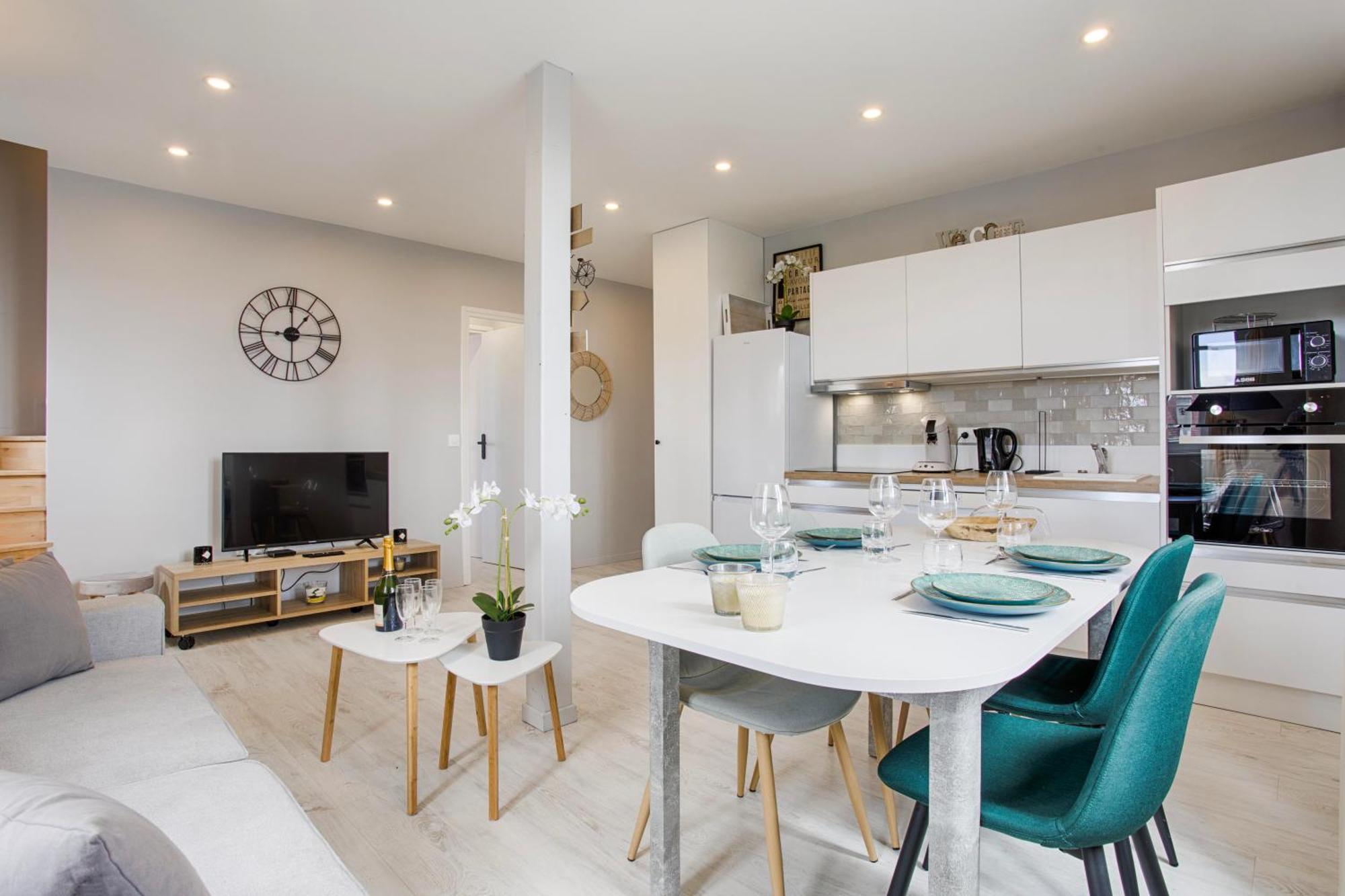 Apartment Centre *